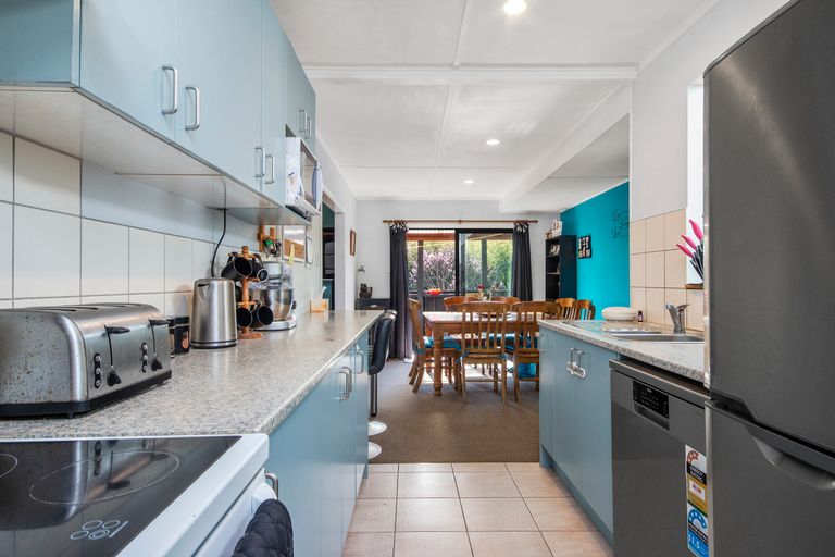 Photo of property in 106 Queen Street, Northcote Point, Auckland, 0627
