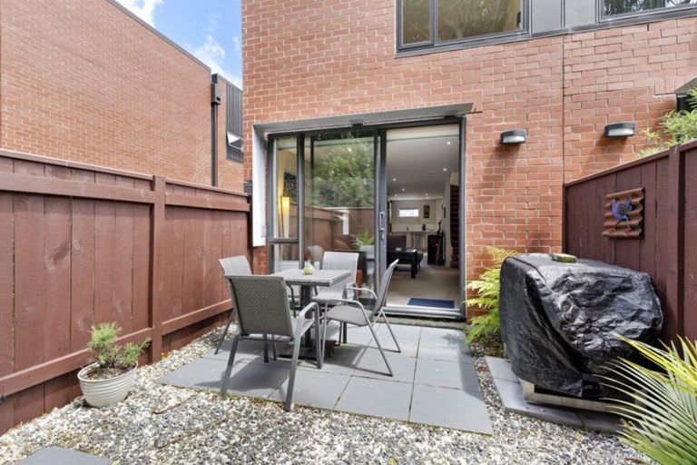 Photo of property in Nouvo Apartments, 21u5 Rugby Street, Mount Cook, Wellington, 6021