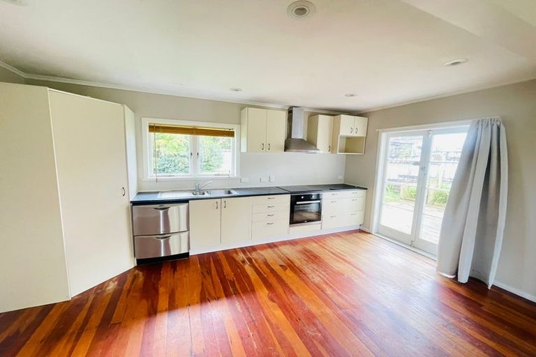 Photo of property in 2/12 Christmas Road, Manurewa, Auckland, 2102