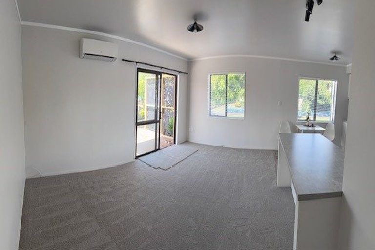 Photo of property in 21 Southsea Crescent, Silverdale, Hamilton, 3216