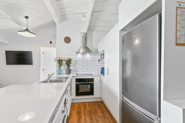 Photo of property in Metro Apartments, 18/220u Thorndon Quay, Pipitea, Wellington, 6011