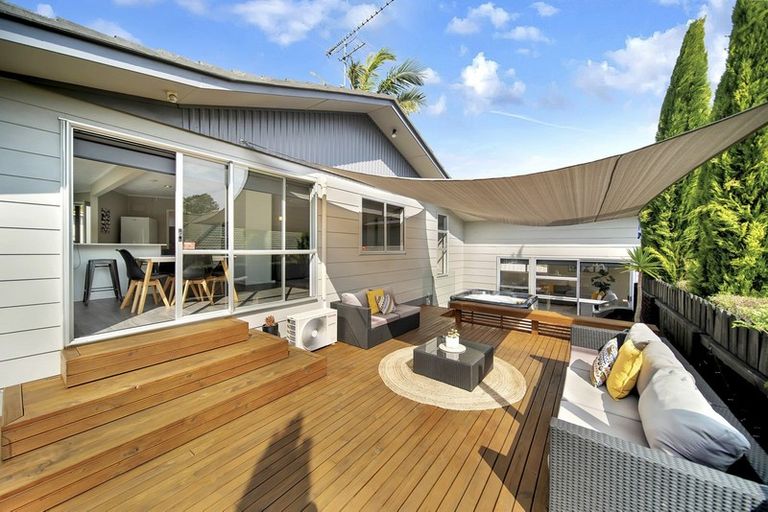 Photo of property in 23 Marvon Downs Avenue, Pakuranga Heights, Auckland, 2010