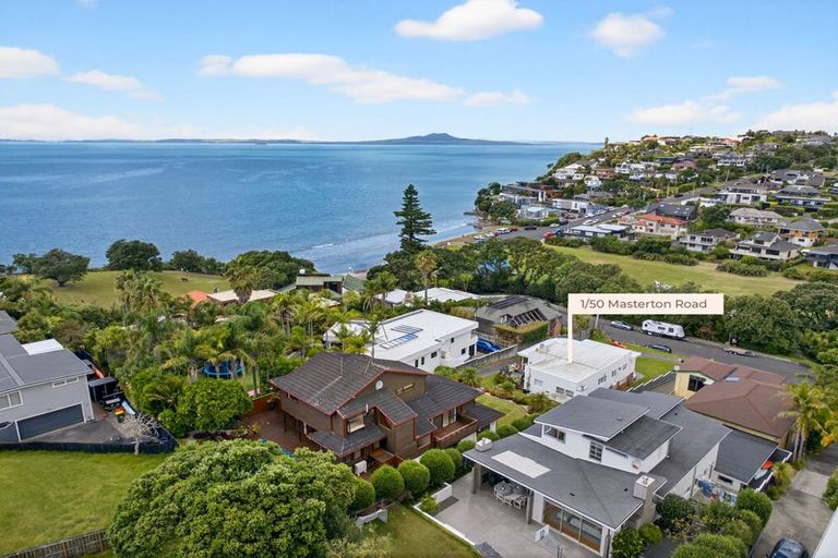 Photo of property in 1/50 Masterton Road, Rothesay Bay, Auckland, 0630