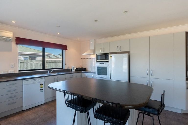 Photo of property in 83 Roberts Line, Kelvin Grove, Palmerston North, 4414