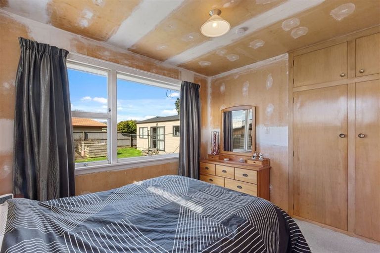 Photo of property in 8 Wychwood Crescent, Bishopdale, Christchurch, 8053