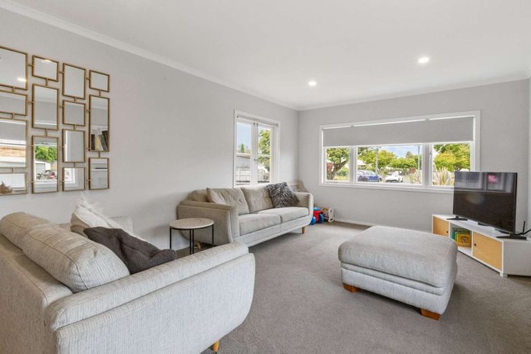 Photo of property in 11 Heather Place, Melville, Hamilton, 3206