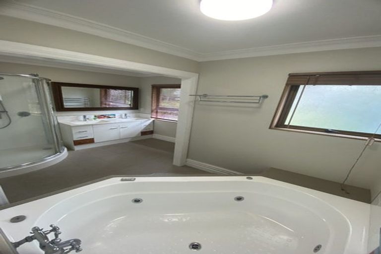 Photo of property in 2/46 Lyons Avenue, Murrays Bay, Auckland, 0630