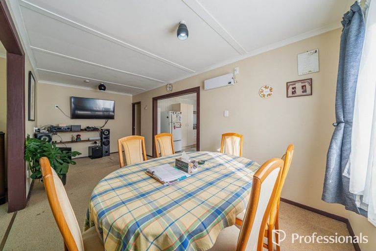Photo of property in 33 Wellington Road, Wainuiomata, Lower Hutt, 5014