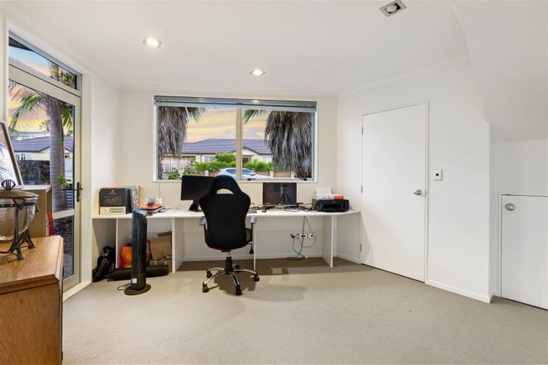 Photo of property in 1 Walton Street, Red Beach, 0932
