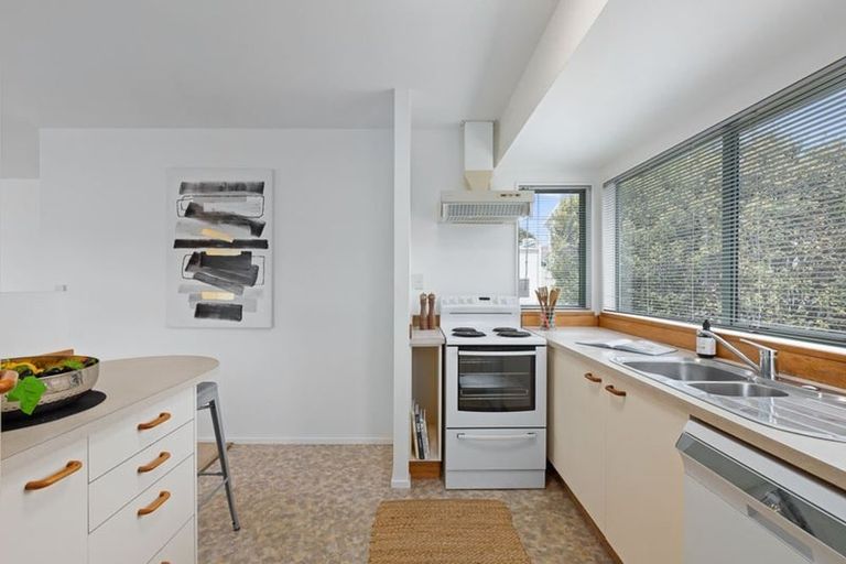 Photo of property in 1/12 Sunnyfield Crescent, Glenfield, Auckland, 0629