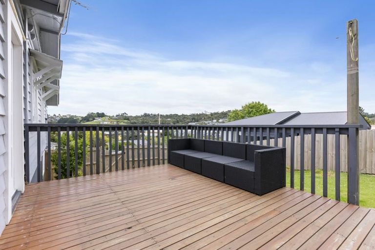 Photo of property in 18 Penton Road, Stanmore Bay, Whangaparaoa, 0932