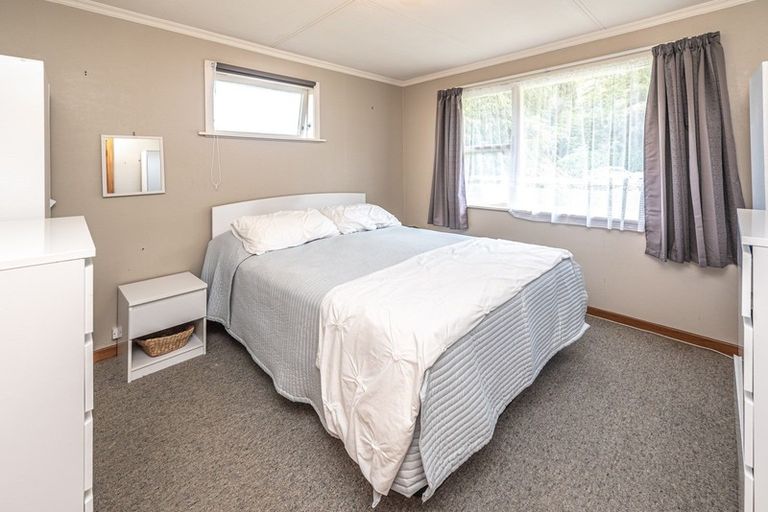 Photo of property in 17 Skerman Street, Marton, 4710