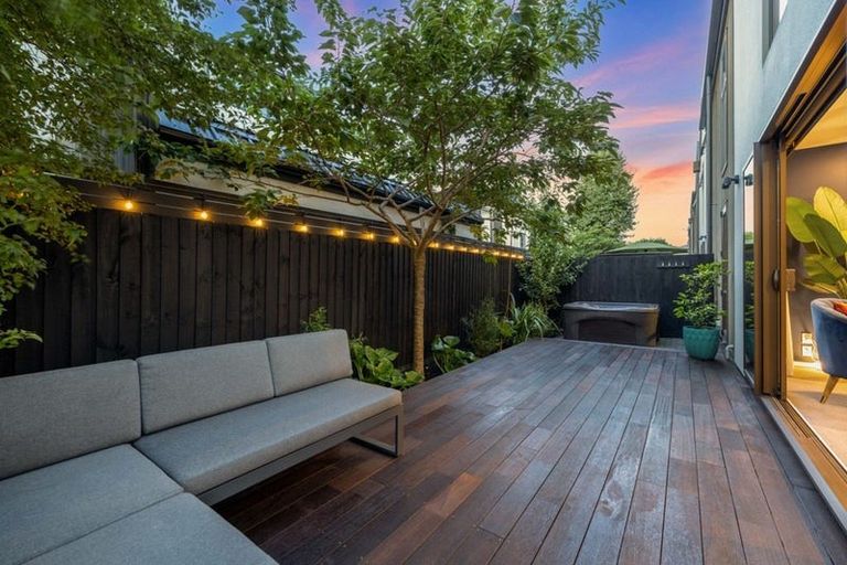 Photo of property in 6/555 Manchester Street, St Albans, Christchurch, 8014