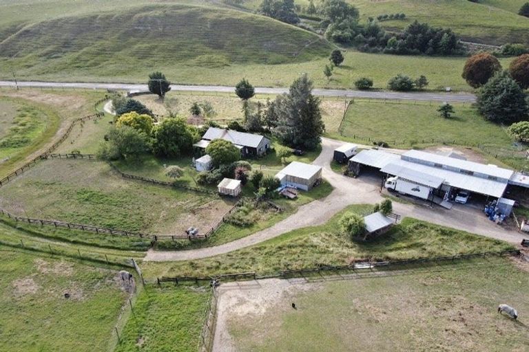 Photo of property in 2966 State Highway 2, Waipukurau, 4281