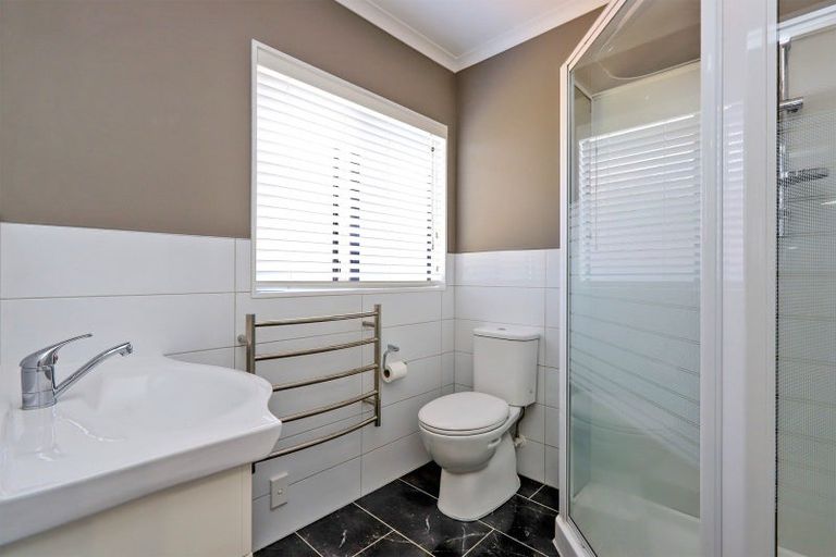 Photo of property in 12 Knightsbridge Place, Taradale, Napier, 4112