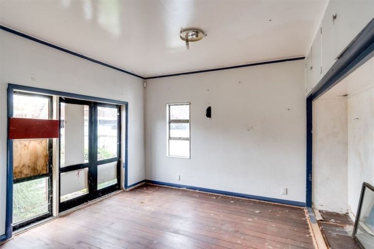 Photo of property in 3 Anzac Avenue, Onekawa, Napier, 4110