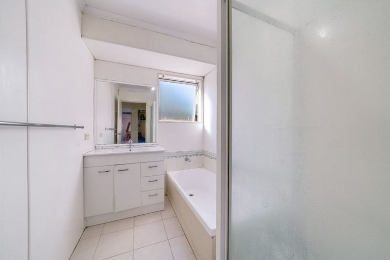 Photo of property in 22 Enuamanu Road, Favona, Auckland, 2024