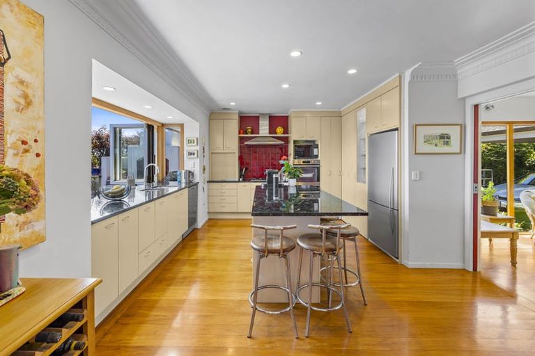 Photo of property in 4 Mellons Bay Road, Howick, Auckland, 2014