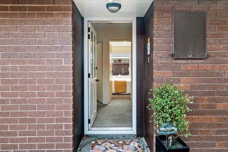 Photo of property in 2/38 Maxwell Street, Riccarton, Christchurch, 8041