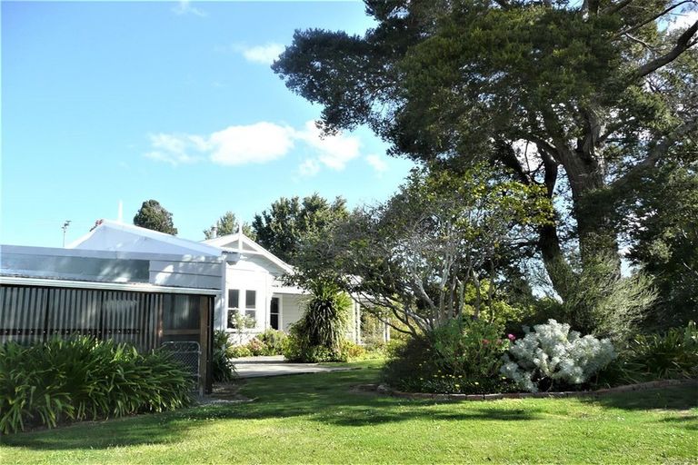 Photo of property in 27 Pukepapa Road, Marton, 4710