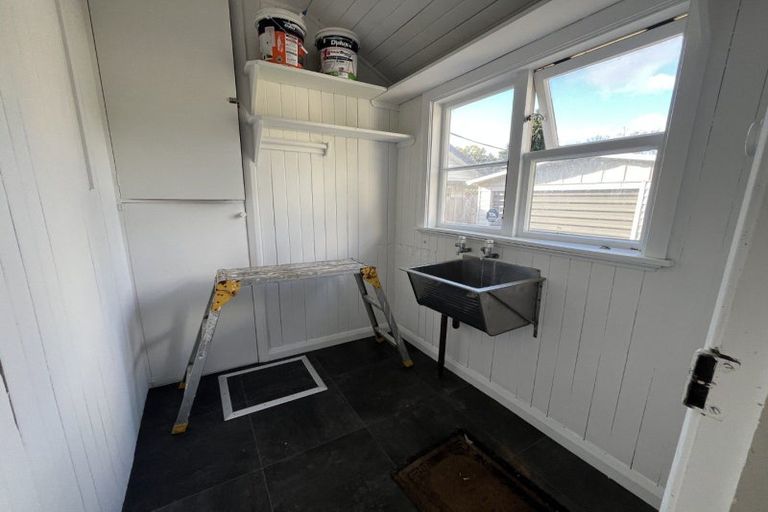 Photo of property in 49 Ihle Street, Terrace End, Palmerston North, 4410