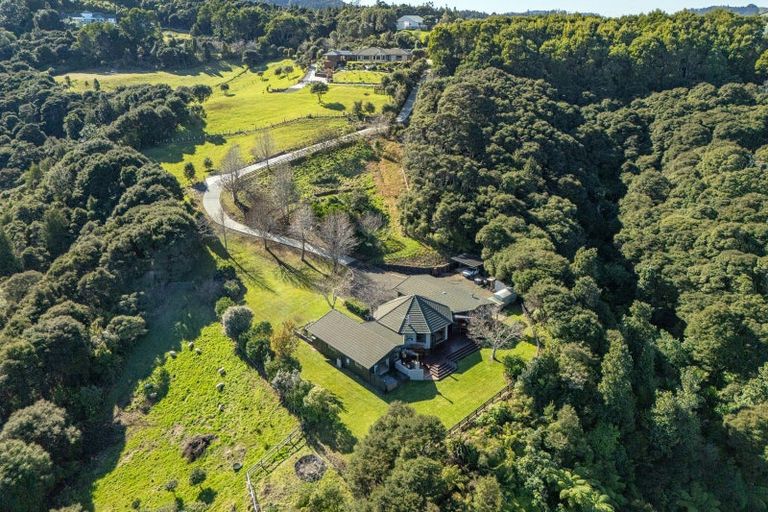 Photo of property in 16 Tarapatiki Drive, Whitianga, 3510