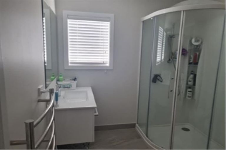 Photo of property in 9 Madeira Close, Whitby, Porirua, 5024