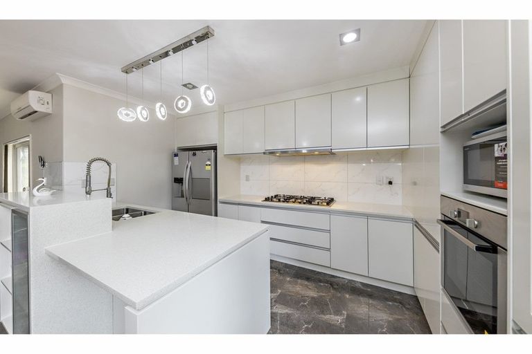 Photo of property in 4 Cahir Place, Flat Bush, Auckland, 2019