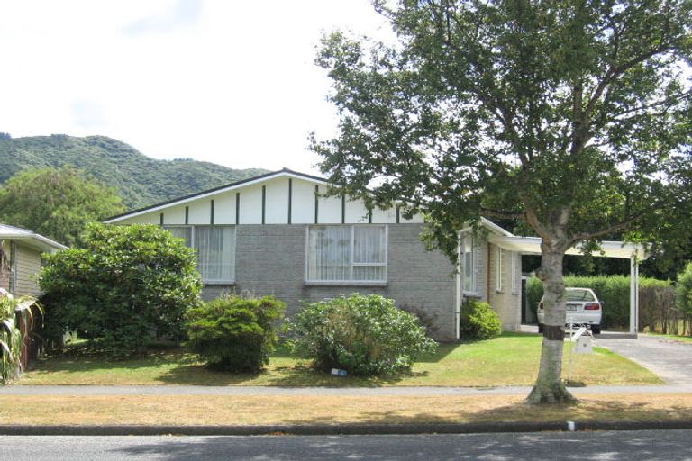 Photo of property in 69 California Drive, Totara Park, Upper Hutt, 5018