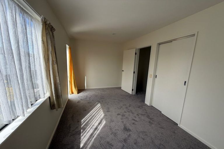 Photo of property in Lynn Park Terrace, 10/12 Ambrico Place, New Lynn, Auckland, 0600