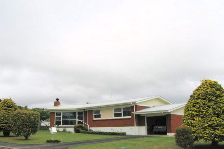 Photo of property in 1 Kinsella Place, Paeroa, 3600