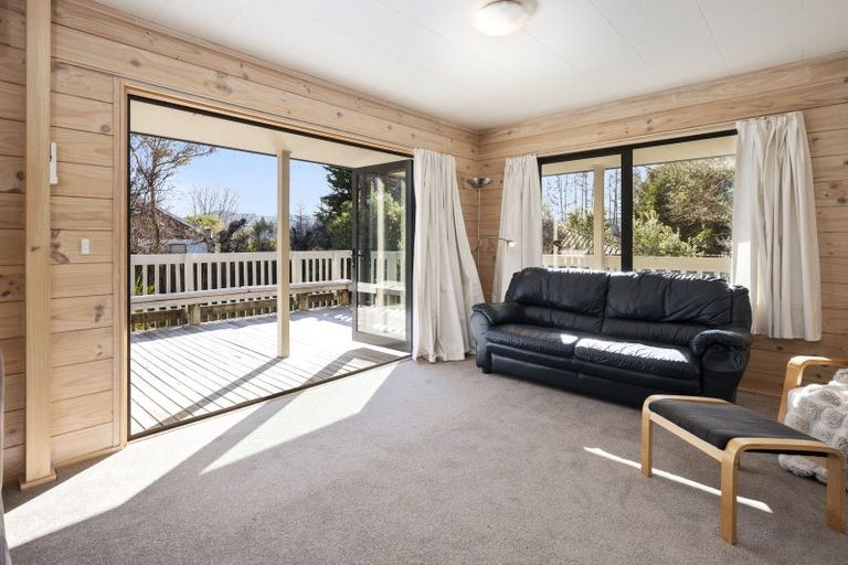 Photo of property in 58 Kinloch Road, Kinloch, Taupo, 3377