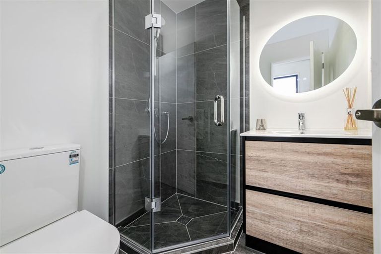 Photo of property in 6/644 Te Atatu Road, Te Atatu Peninsula, Auckland, 0610