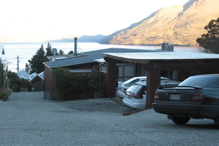 Photo of property in 32d Lomond Crescent, Queenstown, 9300