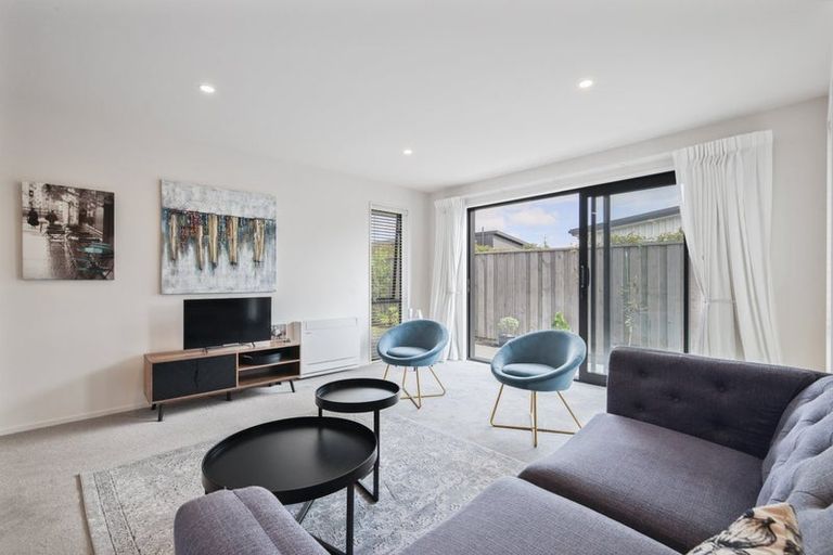 Photo of property in 15 Grey View Grove, Rangiora, 7400