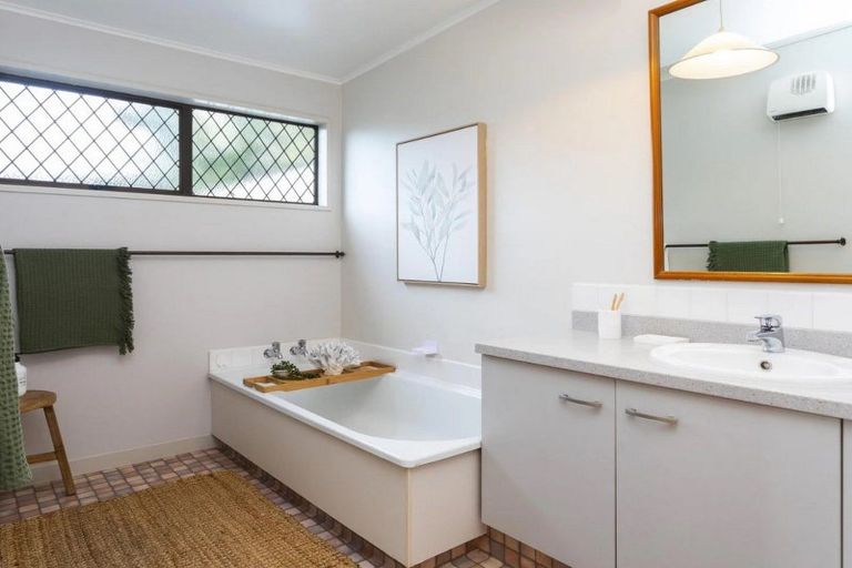 Photo of property in 1/17 Moncks Spur Road, Redcliffs, Christchurch, 8081