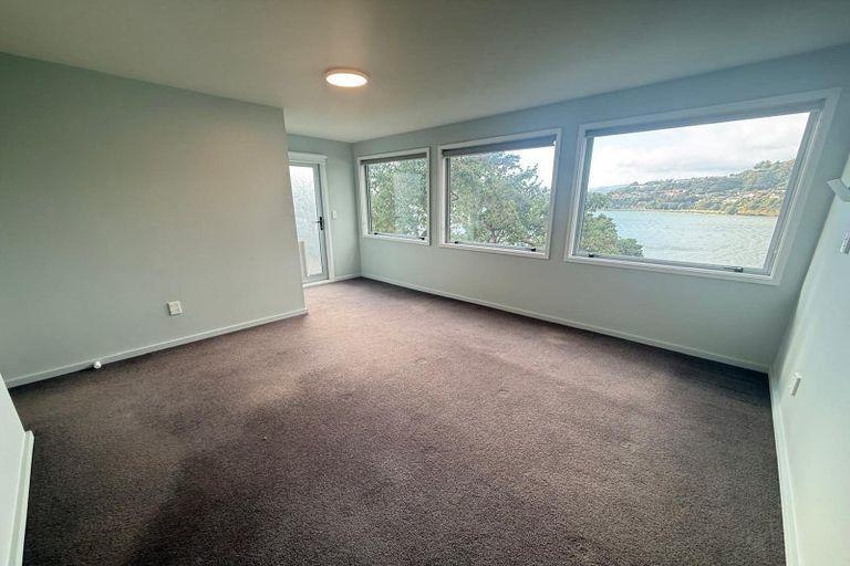 Photo of property in 24 Seaview Road, Paremata, Porirua, 5024