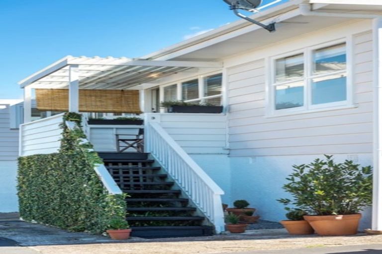 Photo of property in 3/7 Lydia Avenue, Northcote, Auckland, 0627