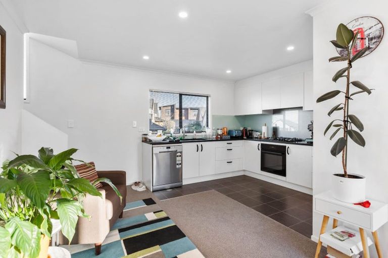 Photo of property in St Claire Village, 10/172 Mcleod Road, Te Atatu South, Auckland, 0610