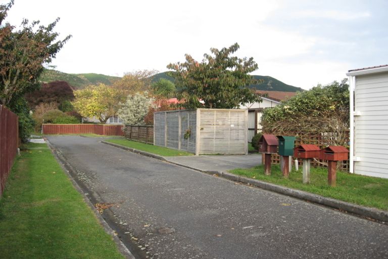 Photo of property in 13 Redwood Close, Paraparaumu, 5032