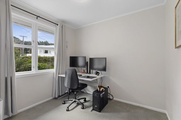 Photo of property in 2 Amos Way, Kingston, Wellington, 6021