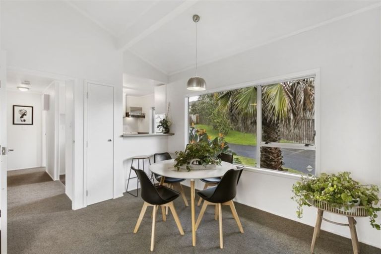 Photo of property in 1/102 Eskdale Road, Birkdale, Auckland, 0626
