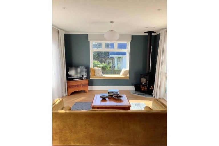 Photo of property in 5 Travancore Street, Island Bay, Wellington, 6023