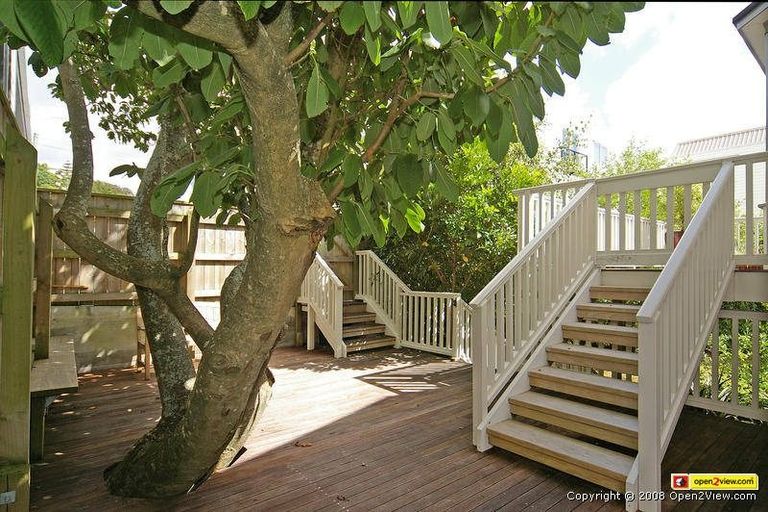 Photo of property in 365 Willis Street, Mount Cook, Wellington, 6011