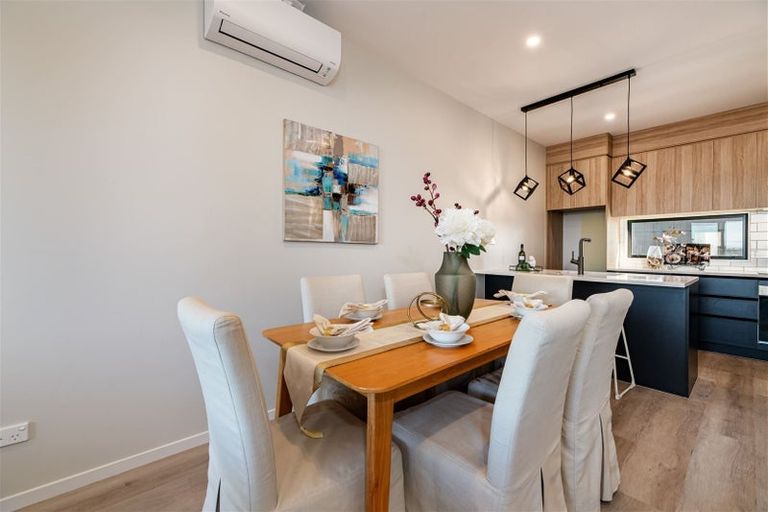 Photo of property in 2/644 Te Atatu Road, Te Atatu Peninsula, Auckland, 0610