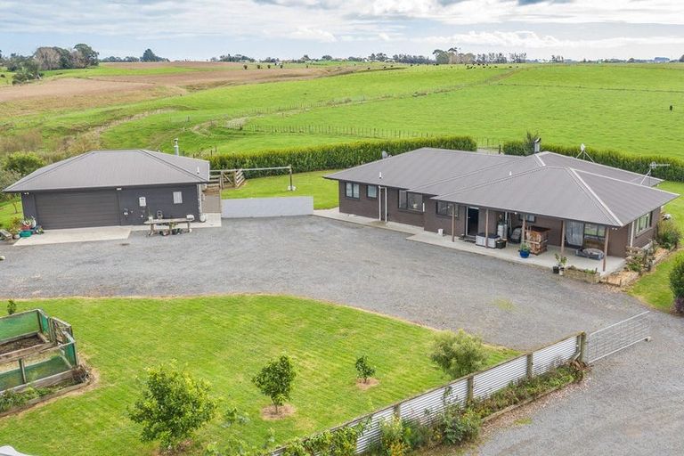 Photo of property in 391a Koputaroa Road, Koputaroa, Levin, 5575