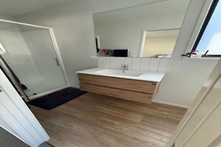 Photo of property in 2 Shelduck Road, Jacks Point, 9371