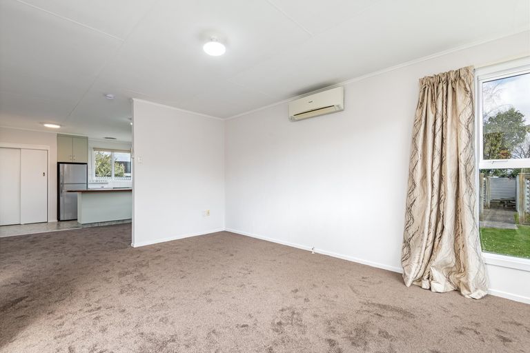 Photo of property in 18 Acacia Street, Kelvin Grove, Palmerston North, 4414