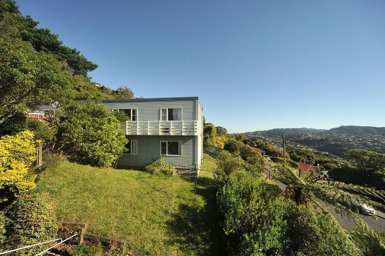 Photo of property in 13a Bedford Street, Northland, Wellington, 6012