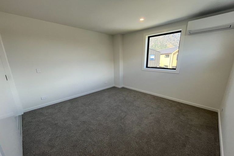 Photo of property in 17 Ryan Loop, Jacks Point, 9371